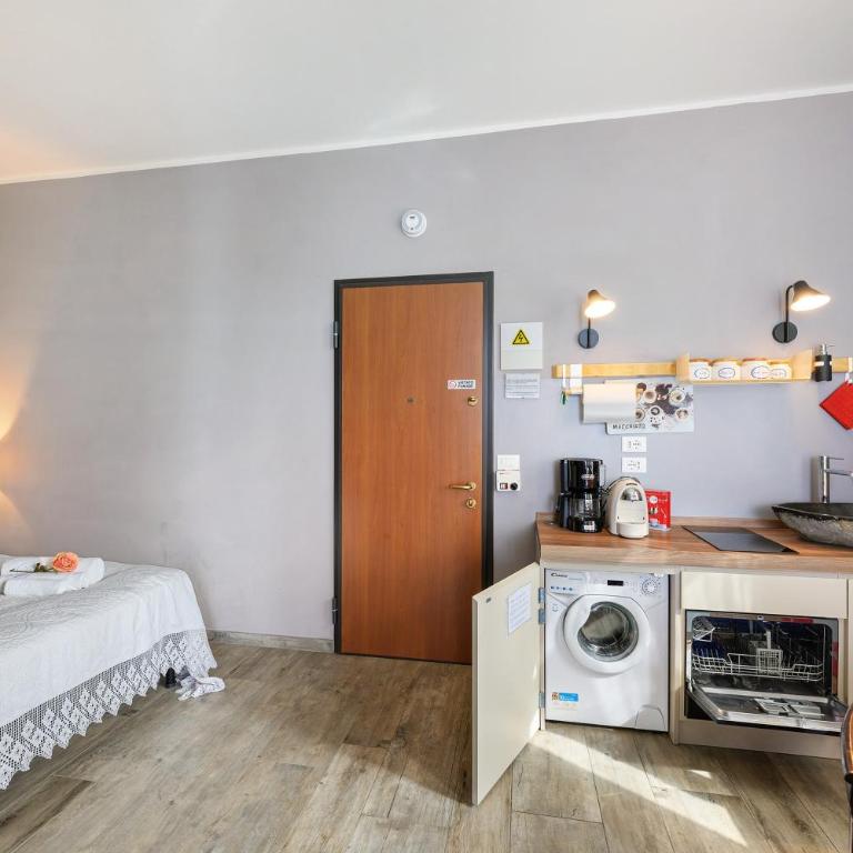 Residence La Mignon Romantic - One-Bedroom Apartment with Lake View - 9