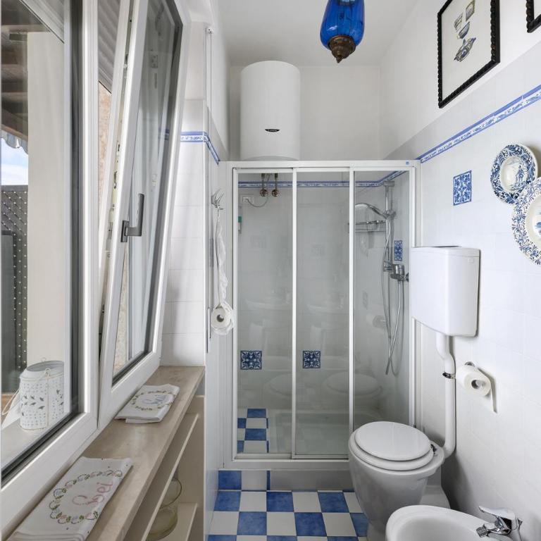 Residence La Mignon Romantic - One-Bedroom Apartment with Lake View - 17