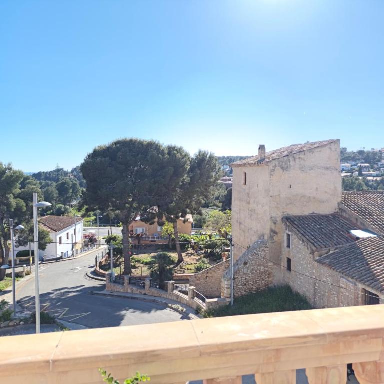 Easy and free parking right in front of the building La Pubilla Apartment - Apartamento de 1 dormitorio - 8