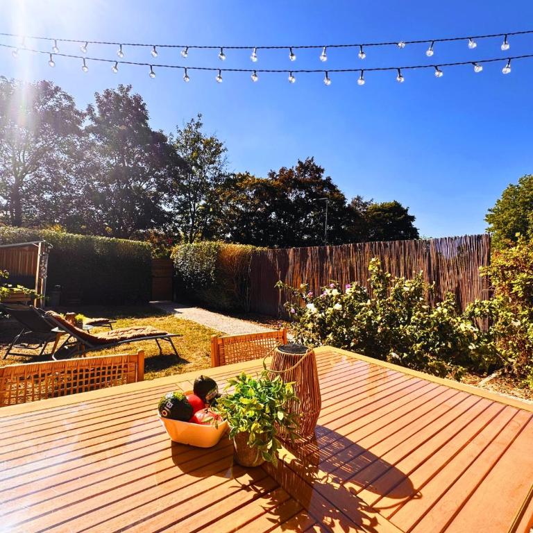 Maison Langevin 2-Bedroom House with Cozy Garden & Patio - Maison 2 Chambres - 1