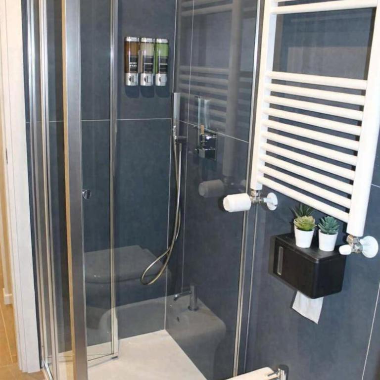 THE SUITEST CHARME Boutique Holiday Apartment Zona Colosseo - Appartamento Premium con 3 Camere da Letto - 33