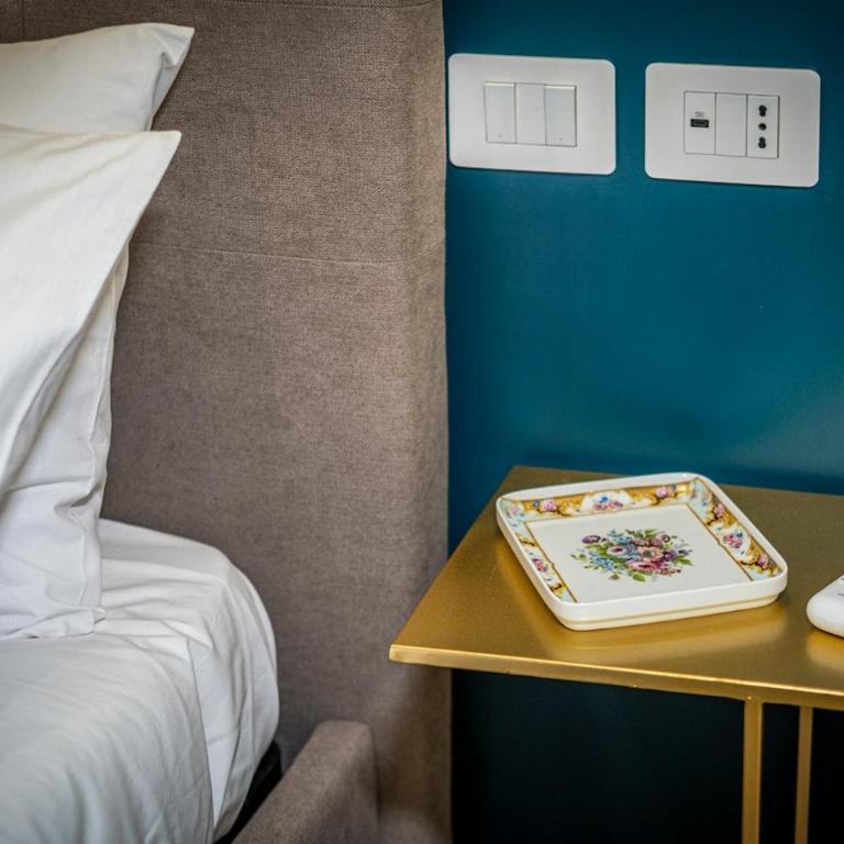 THE SUITEST CHARME Boutique Holiday Apartment Zona Colosseo - Appartamento Premium con 3 Camere da Letto - 48