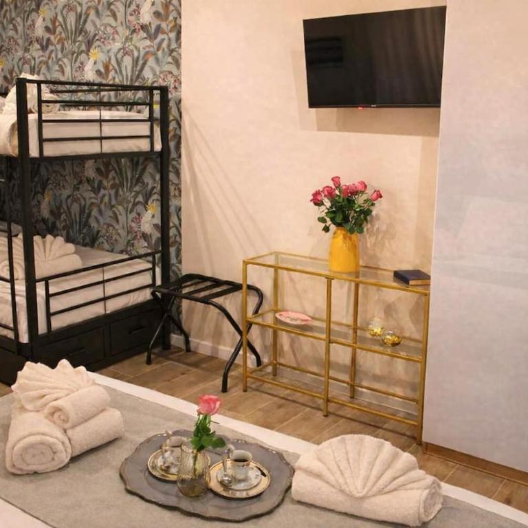 THE SUITEST CHARME Boutique Holiday Apartment Zona Colosseo - Appartamento Premium con 3 Camere da Letto - 35