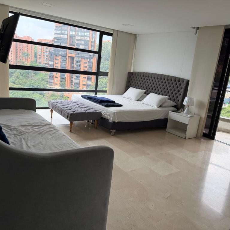 el Cielo - Luxury 3BR Condo - Jacuzzi - Pool - El Poblado - Apartamento de 3 dormitorios con balcón - 4