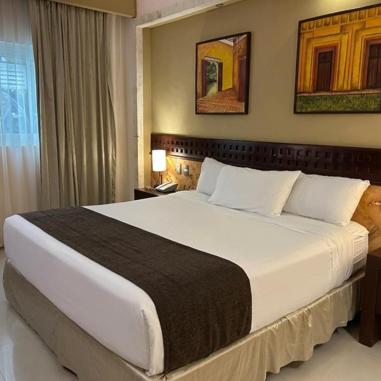 Wyndham Merida - Standard King Room - 1