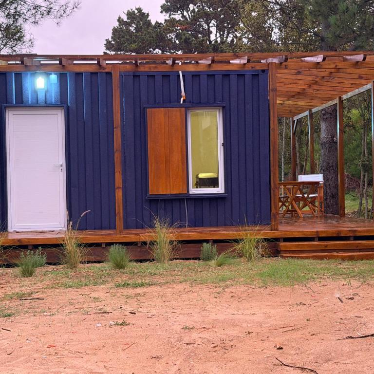 Container House in the Forest 4 Blocks from the Sea - One-Bedroom House - 2