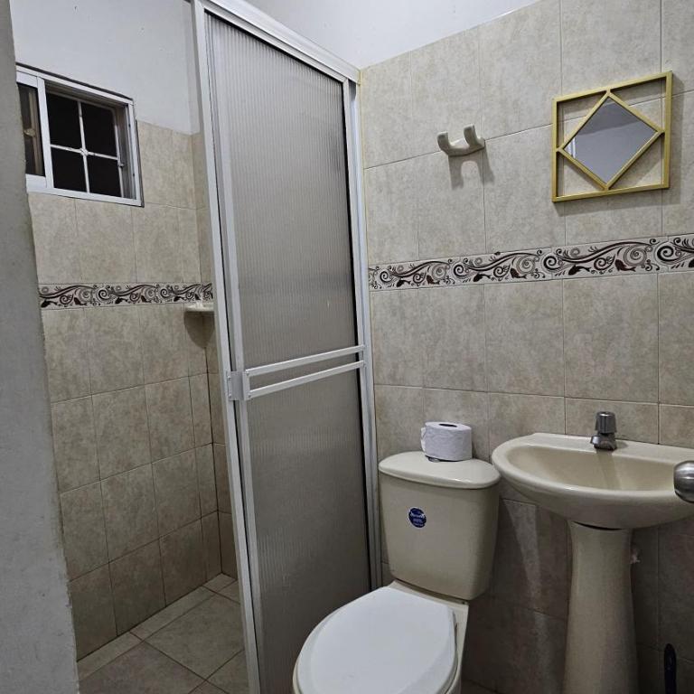 HOSTAL CARACOLI - HUECO - Habitación Doble - 4