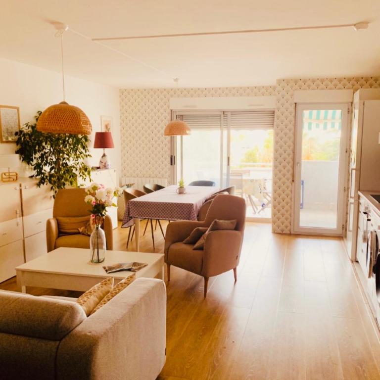 Magnifique T2 - Terrasse ensoleillée et parking privé - Appartement 1 Chambre - 1