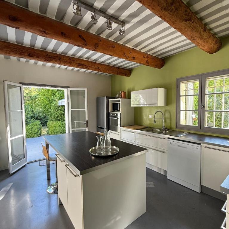 Belle Sorgue Les 3 Oliviers - Maison 5 Chambres - 12
