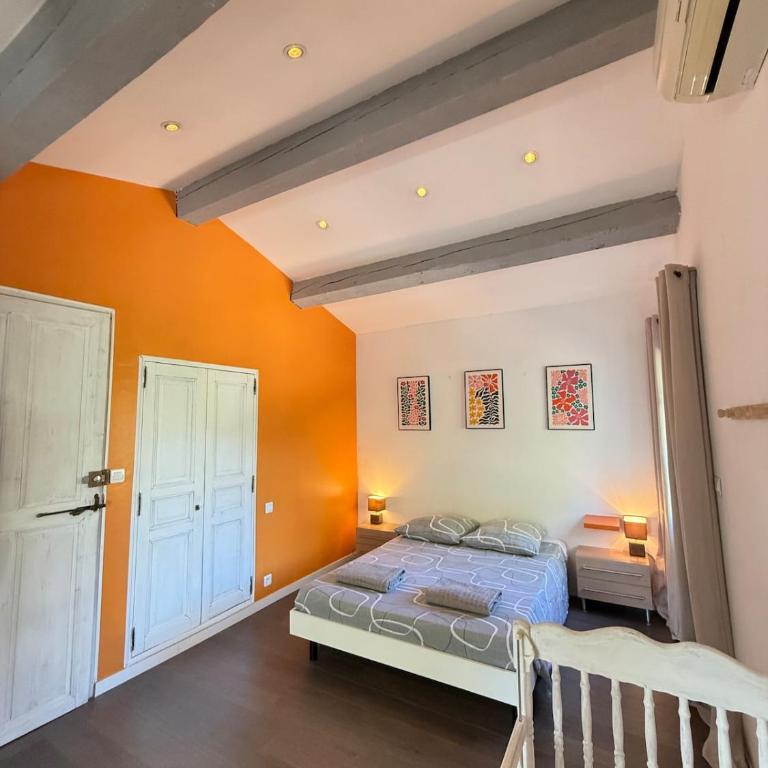 Belle Sorgue Les 3 Oliviers - Maison 5 Chambres - 13