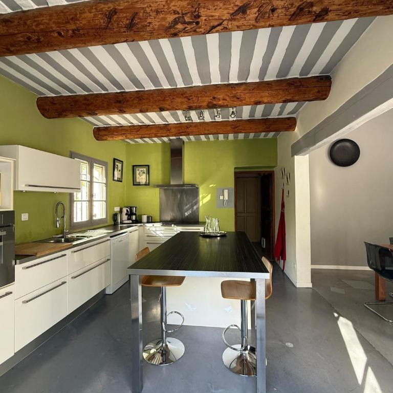 Belle Sorgue Les 3 Oliviers - Maison 5 Chambres - 37