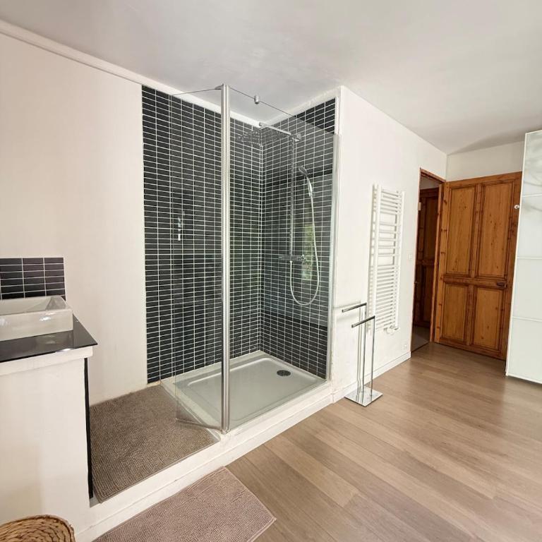Belle Sorgue Les 3 Oliviers - Maison 5 Chambres - 48