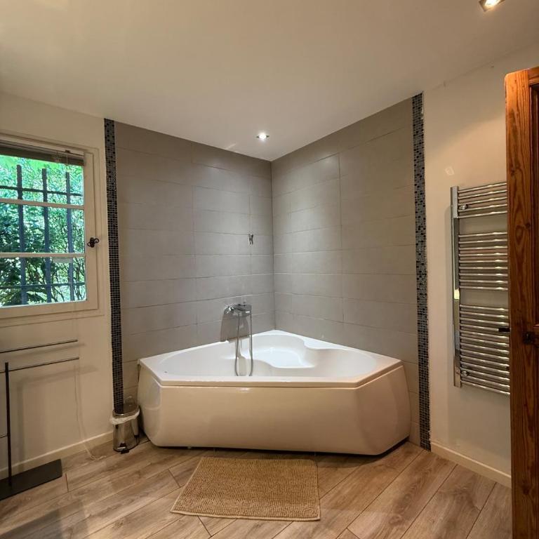 Belle Sorgue Les 3 Oliviers - Maison 5 Chambres - 55