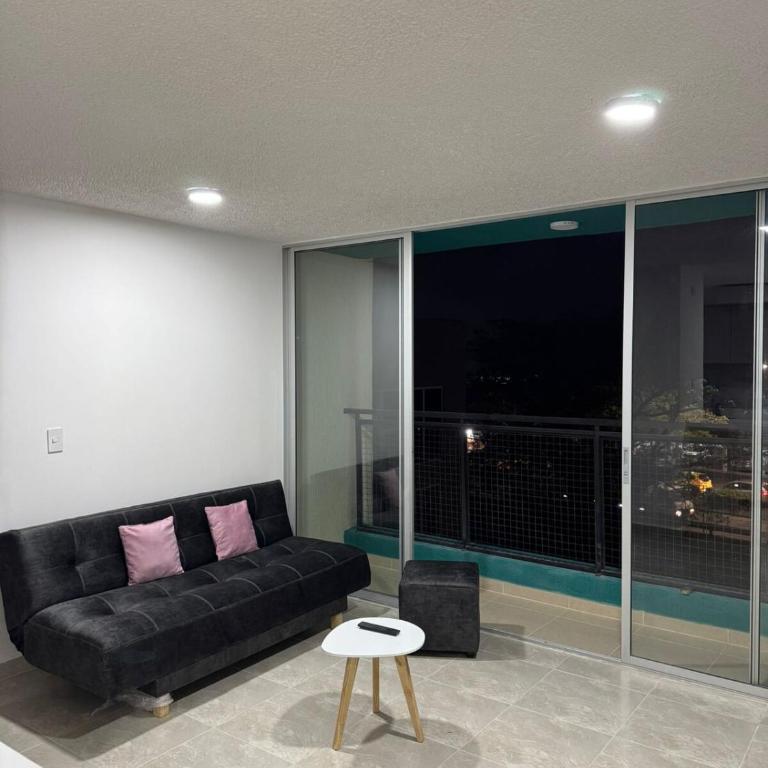 Comfortable, stylish place with a spectacular view - Three-Bedroom Apartment - 4