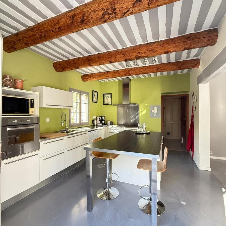 Belle Sorgue Les 3 Oliviers - Maison 5 Chambres - 76