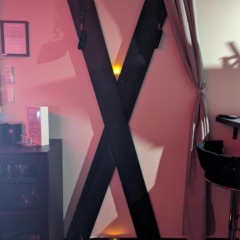Romantique room,salon massage,mirroir,croix,parking - One-Bedroom Apartment - 15