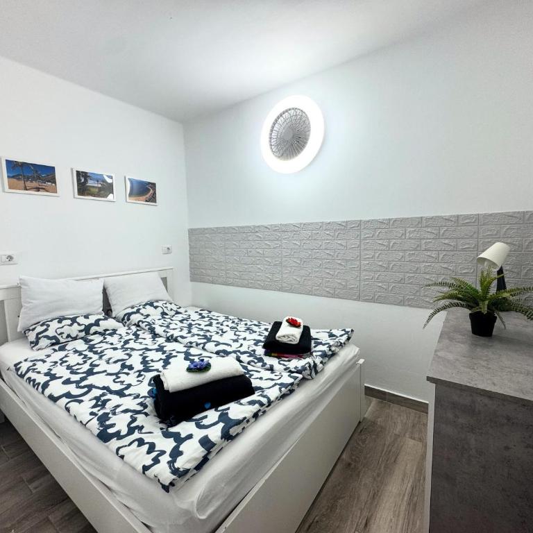 Sissy Tenerife Apartman - Apartamento Estudio con balcón - 10