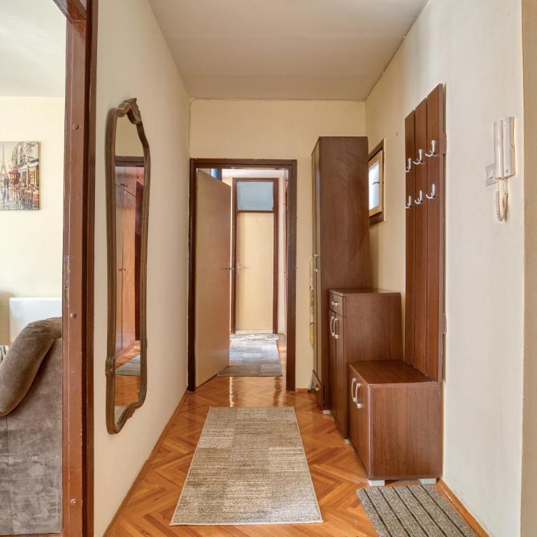 Stan u 24 novembra - Apartman sa 2 Spavaće Sobe - 17