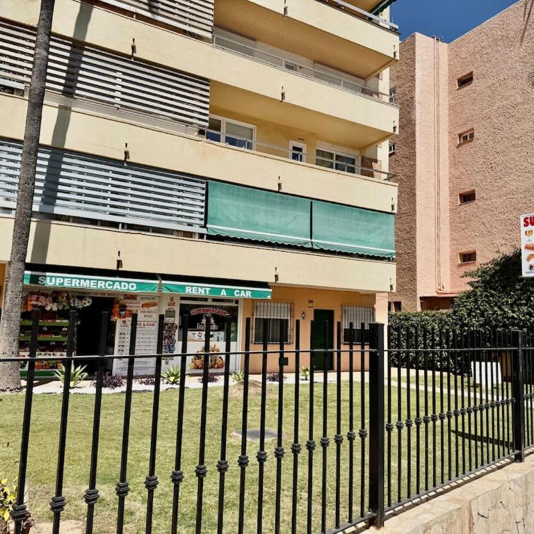 A1 - Apartamento en La Carihuela, 2 dormitorios, Wifi, a 100 metros de la playa - Apartment - 40