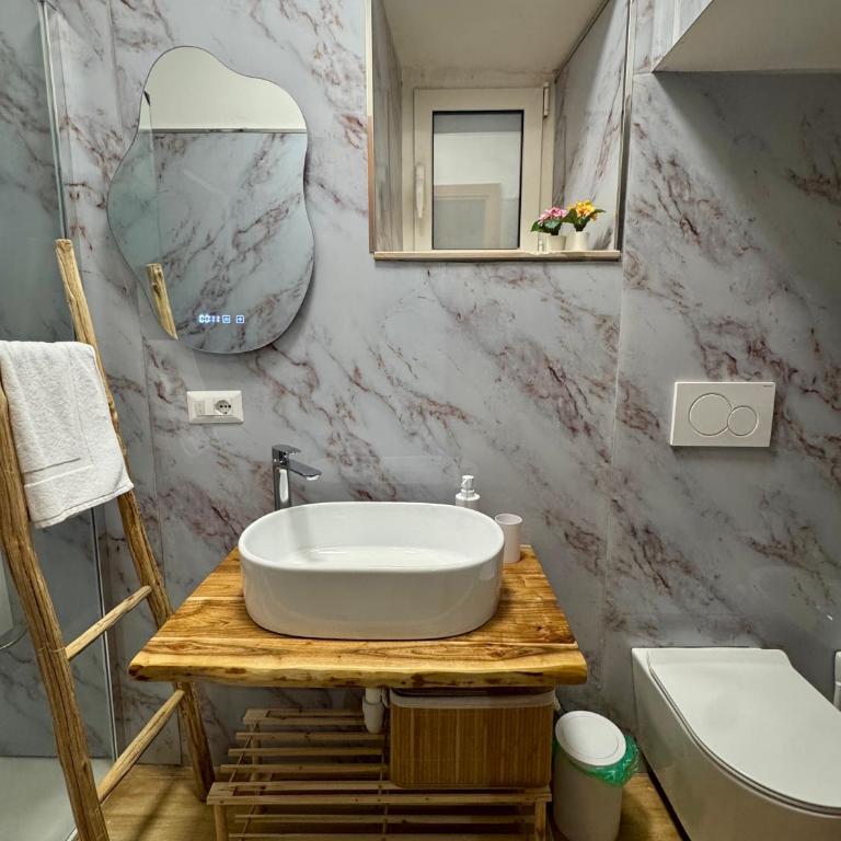Onny's Palace - Deluxe Studio without Window - 4