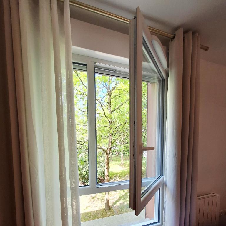 Studio ALPHA - non-smoking studio - 3min by train to Disney OR 30min walk - 5min walk to "Val d'Europe" train station - Apartamento de 1 dormitorio - 5