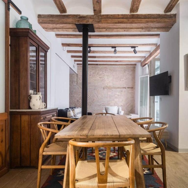 Downtown apartment with terrace - Three-Bedroom Apartment with Balcony - 6