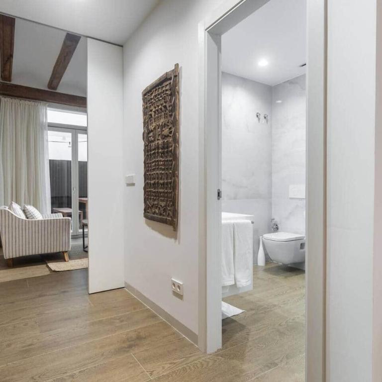 Downtown apartment with terrace - Three-Bedroom Apartment with Balcony - 21