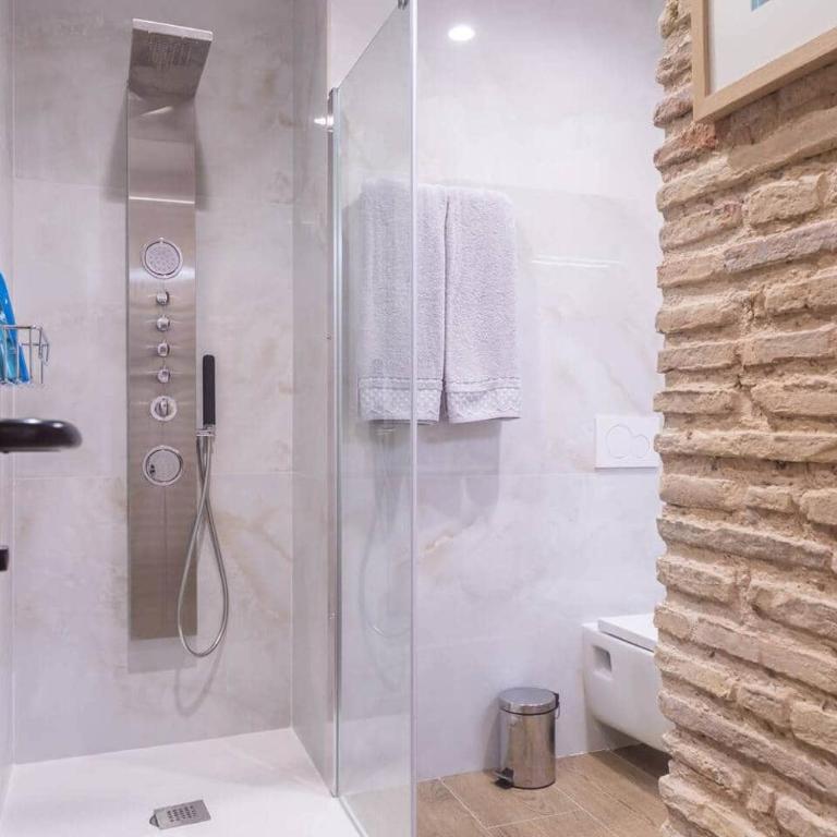 Downtown apartment with terrace - Three-Bedroom Apartment with Balcony - 26