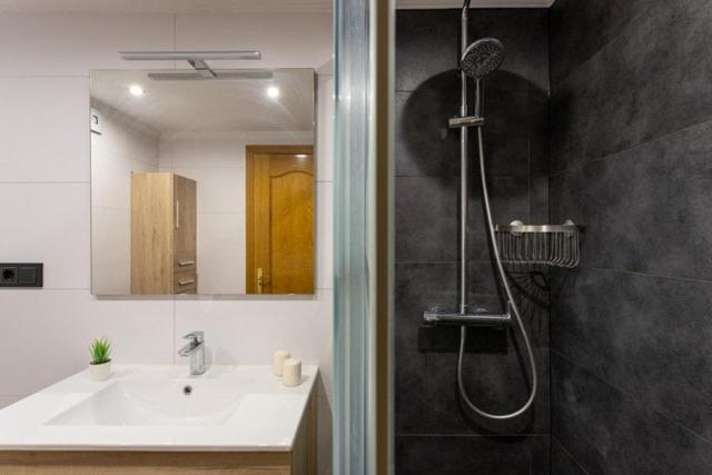 3 Hab. Primera Linea de Playa - Marbella centro - Apartment - 16