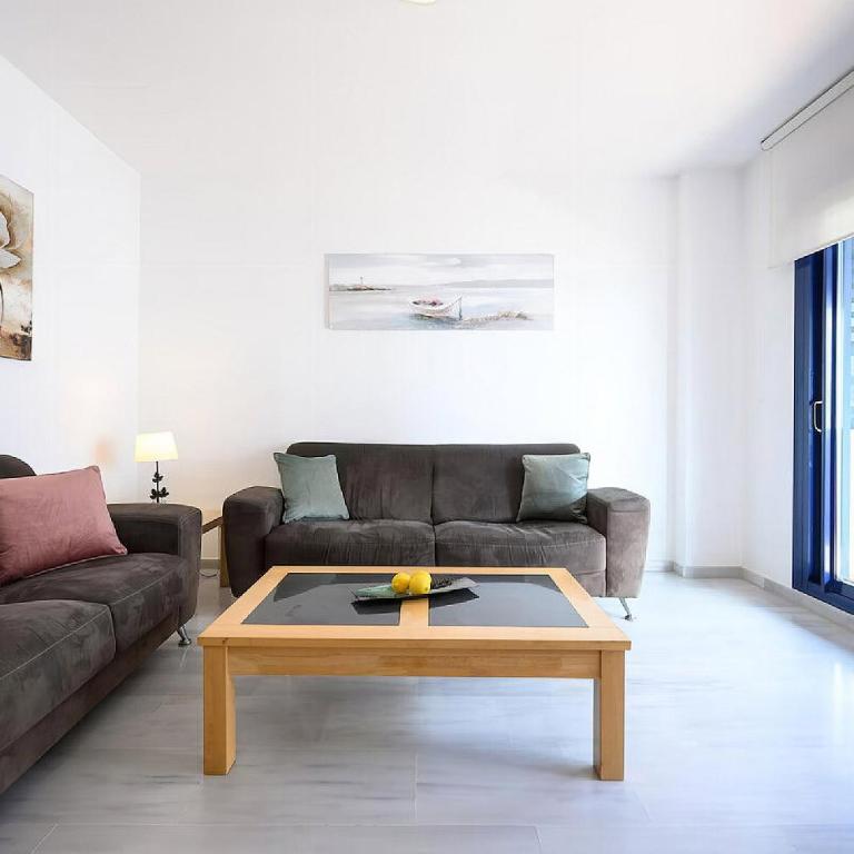 Estepona Port Bullring and Beach 2 Parkings - Apartment - 8