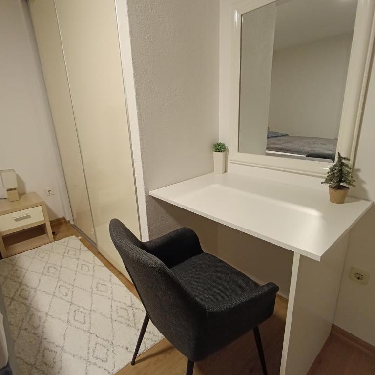 GRBAVICA COZY APARTMENT - free parking - One-Bedroom Apartment - 6
