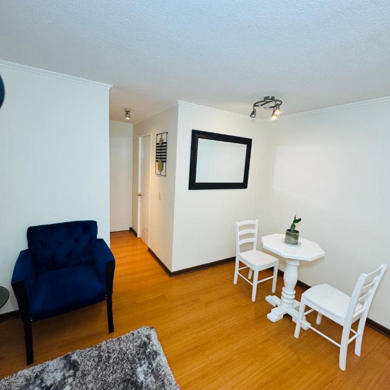 Lindo Departamento Céntrico con Estacionamiento - Two-Bedroom Apartment - 23
