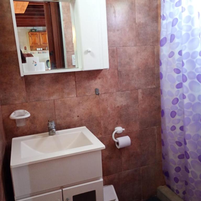 La esquina amarilla - Casa con 1 dormitorio - 12