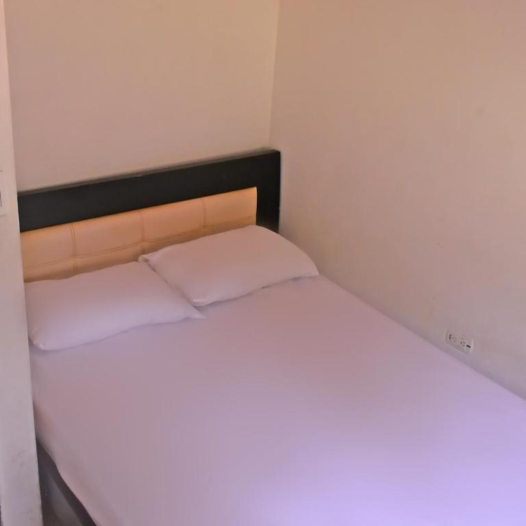 Finca con Piscina gigante y con jacuzzi cerca al peñol - Casa con 1 dormitorio - 17
