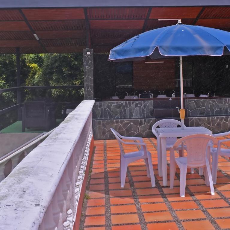 Finca con Piscina gigante y con jacuzzi cerca al peñol - Casa con 1 dormitorio - 12