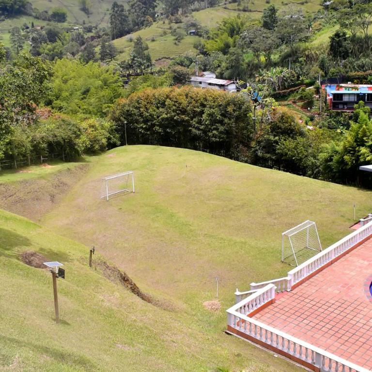 Finca con Piscina gigante y con jacuzzi cerca al peñol - Casa con 1 dormitorio - 37