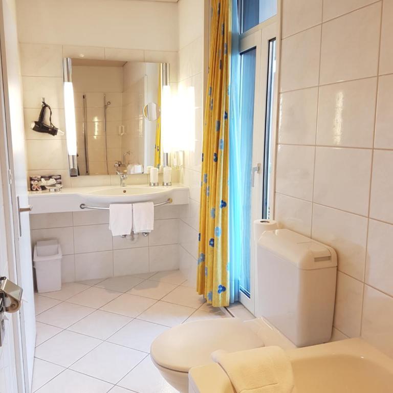 Hotel Concordia - Doppelzimmer mit Balkon - 11