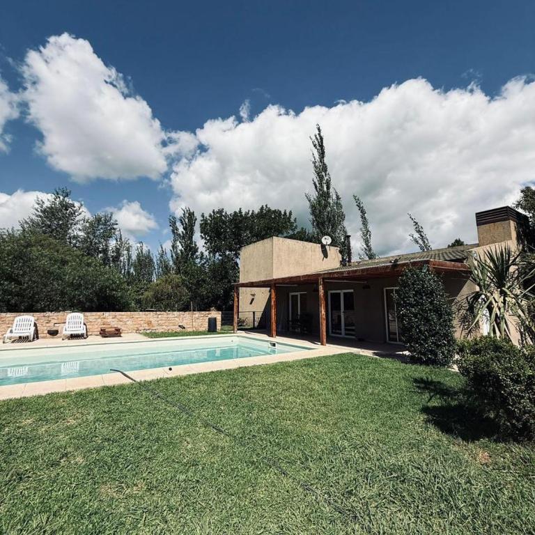 Casa quinta con pileta zona polo club y autodromo RIO IV - Casa de 2 dormitorios - 1