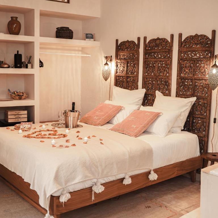 La Cour Secrète - Suite Riad - Cocon romantique à deux - Balnéo privée - ambiance tamisée - escapade amoureuse - cœur de ville Carpentras - Appartement 1 Chambre avec Baignoire Spa - 7