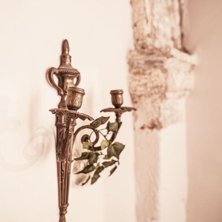 La Cour Secrète - Suite Riad - Cocon romantique à deux - Balnéo privée - ambiance tamisée - escapade amoureuse - cœur de ville Carpentras - Appartement 1 Chambre avec Baignoire Spa - 14