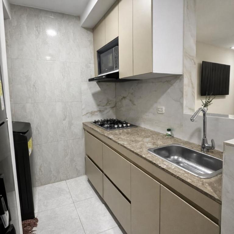 3BR WiFi An Oasis Retreat - Three-Bedroom Apartment - 12
