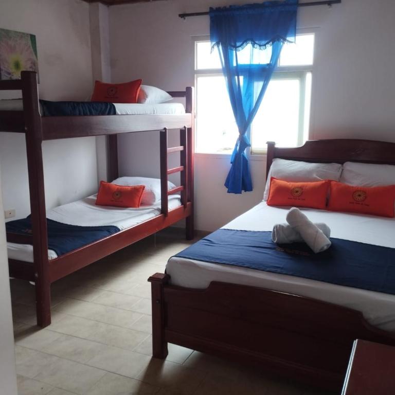 Hotel Girasol - Habitación Familiar - 1