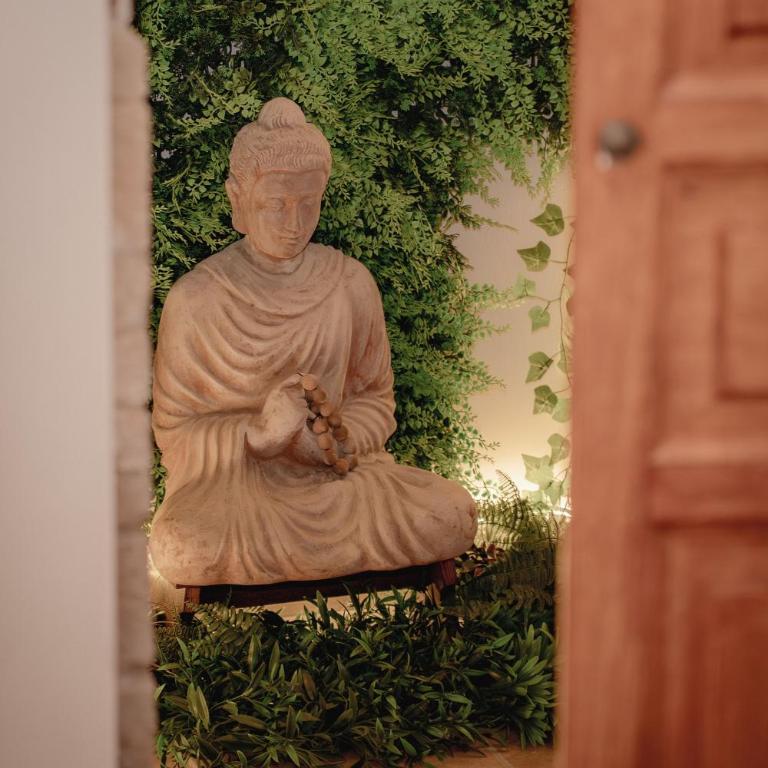 La Cour Secrète - Suite Bali - Escapade balinaise romantique - Balnéo privée - Spacieuse et tamisée - cœur de ville Carpentras - Appartement 1 Chambre avec Baignoire Spa - 3