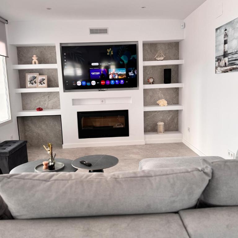 Casa Benicasim - Three-Bedroom House - 11