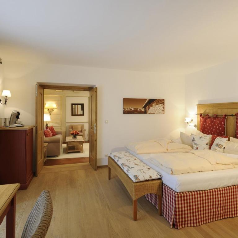 Staudacherhof in Garmisch-Partenkirchen I Blick aufs Zugspitzmassiv I einzigartige Bayurvida Küche - Garten-Suite - 2