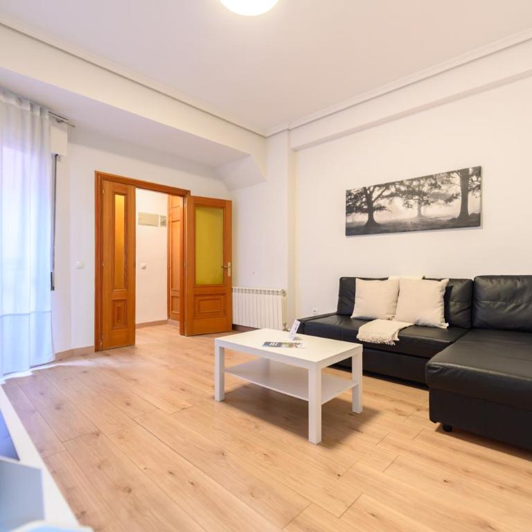 ADU151A - Piso 2 de dormitorios en Sol, Centro de Madrid - Alquiler temporal - Apartamento de 2 dormitorios - 1