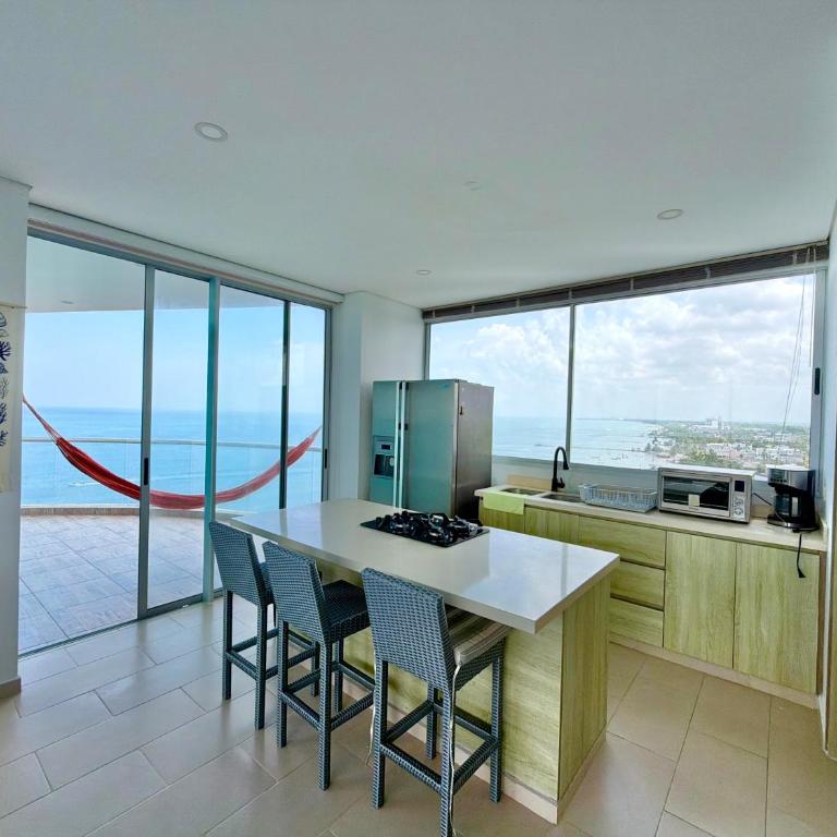 FB Apartamentos con vistas 360 grados al mar y piscina - Apartamento Premier de 4 dormitorios - 5