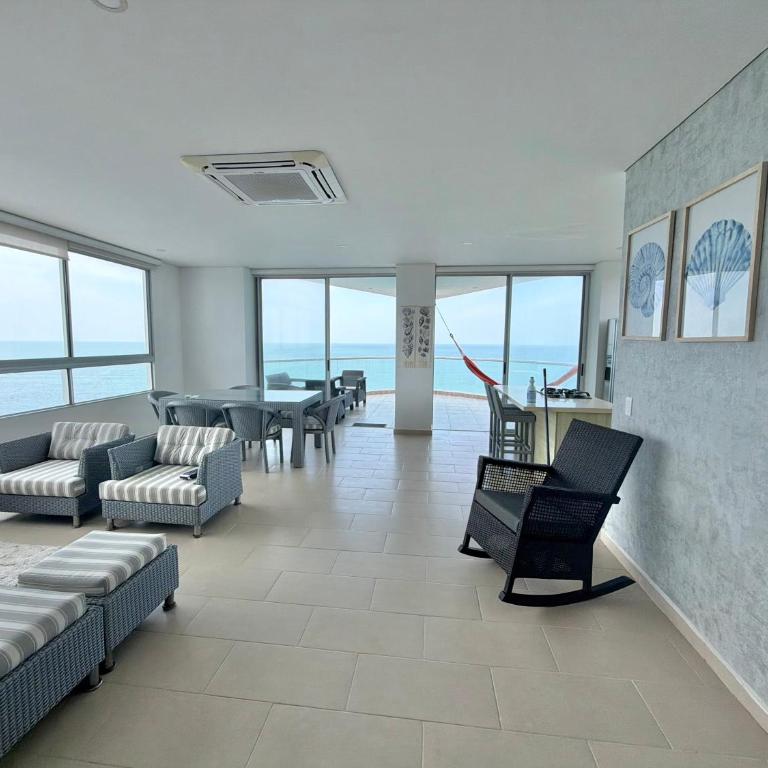FB Apartamentos con vistas 360 grados al mar y piscina - Apartamento Premier de 4 dormitorios - 4