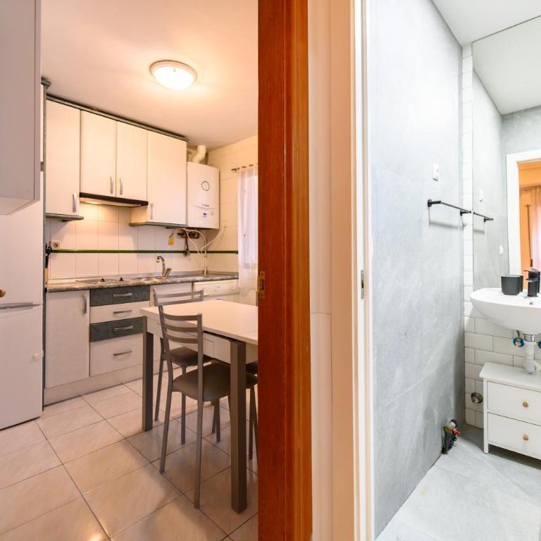 ADU151A - Piso 2 de dormitorios en Sol, Centro de Madrid - Alquiler temporal - Apartamento de 2 dormitorios - 42