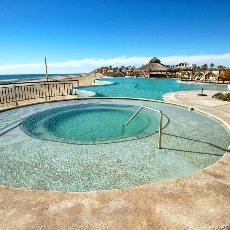 Beachfront 1BR High-Floor Panoramic Views - Appartement - 27